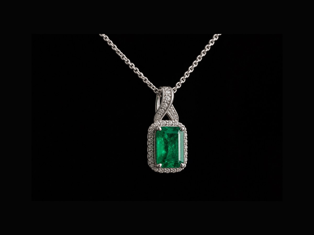 Collier émeraude