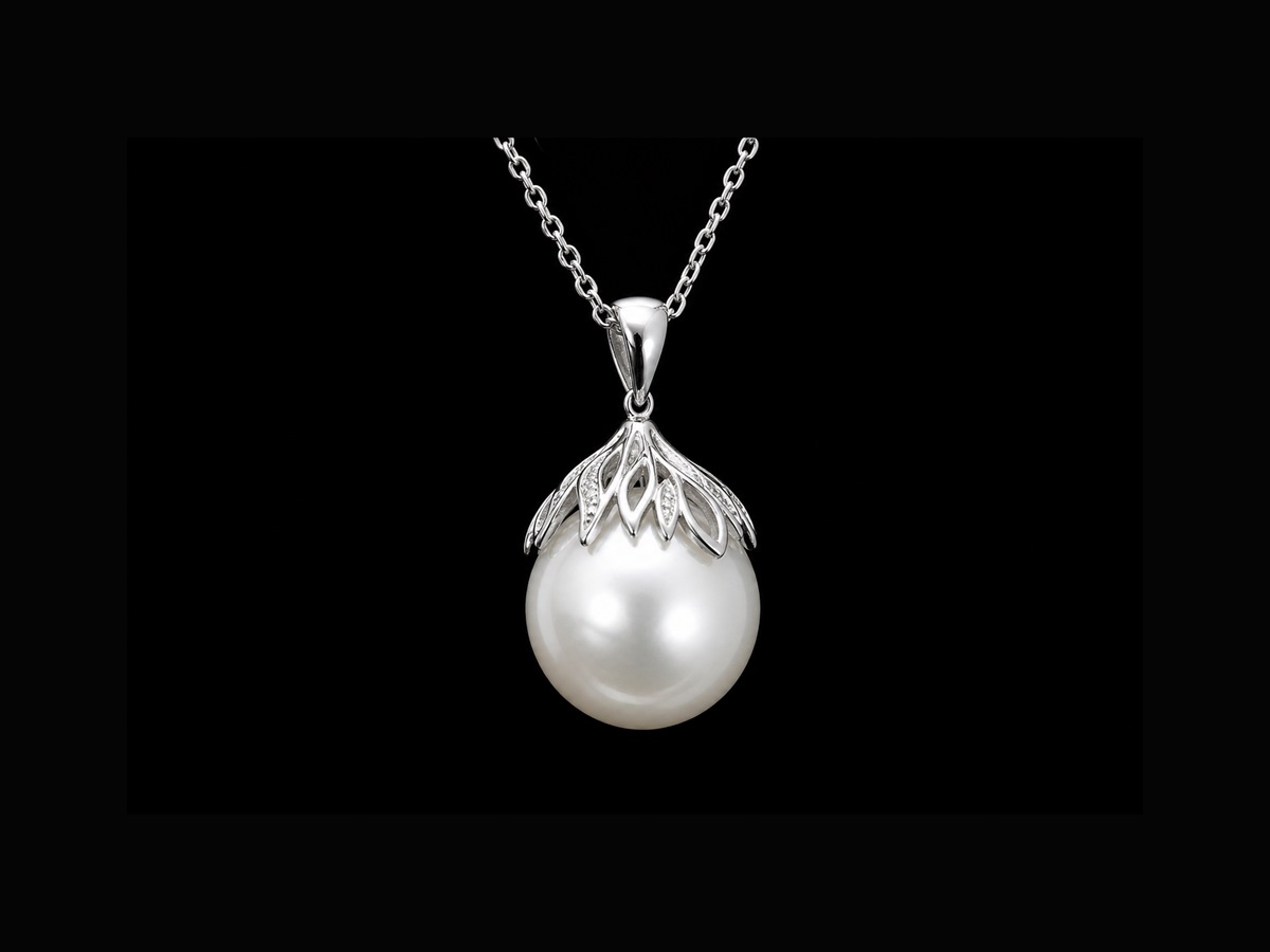 Pearl pendant