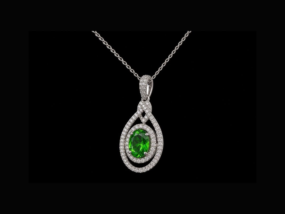 Tsavorite pendant