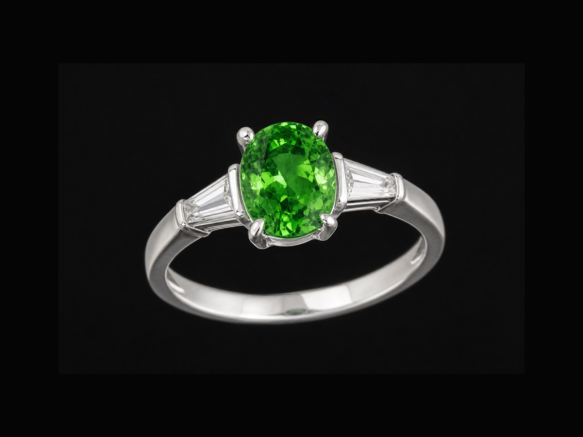 טבעת tsavorite